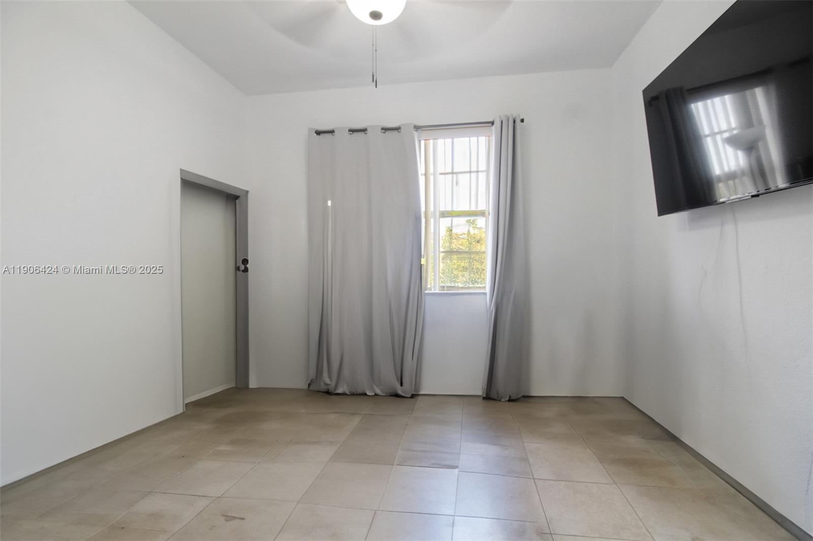 VILLAS AT CARMEL CONDO NO - Residential