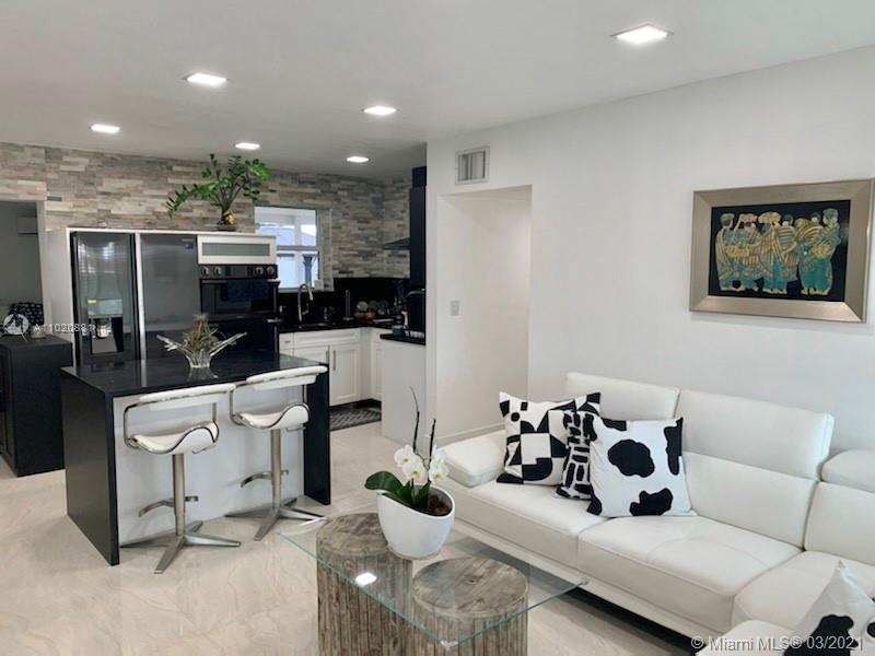 WESTWOOD LAKE 2ND ADDN - Residential