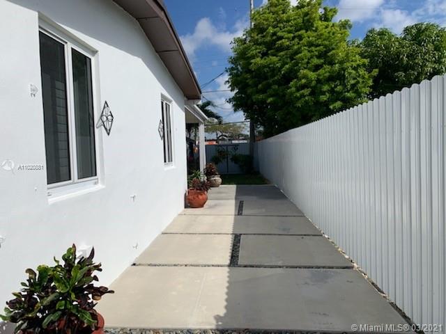 WESTWOOD LAKE 2ND ADDN - Residential