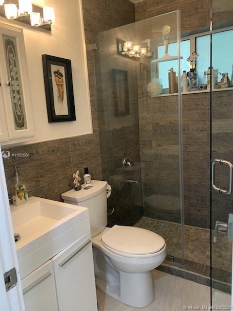 WESTWOOD LAKE 2ND ADDN - Residential