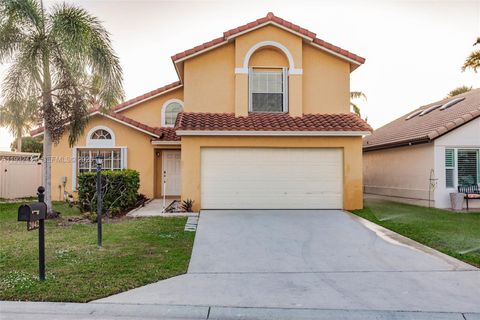 Photo of 2042 Cross Breeze Dr, Wellington, FL 33414 (MLS # A11932449)