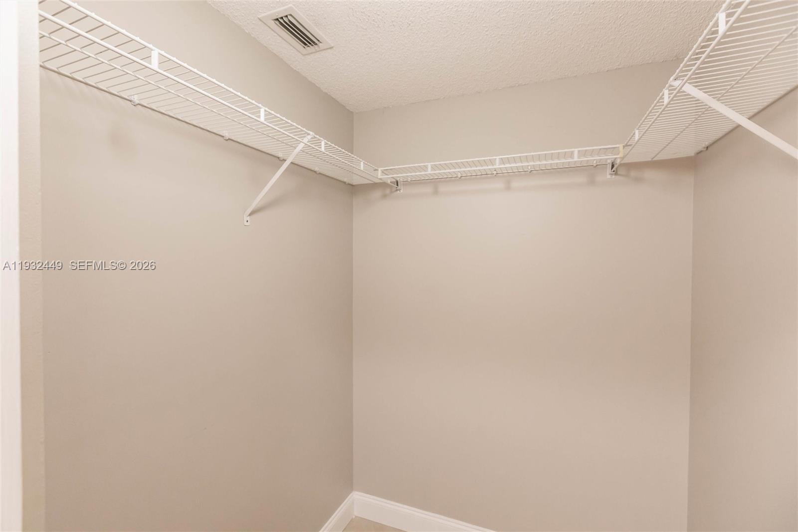 WELLINGTON TR 43 - Residential