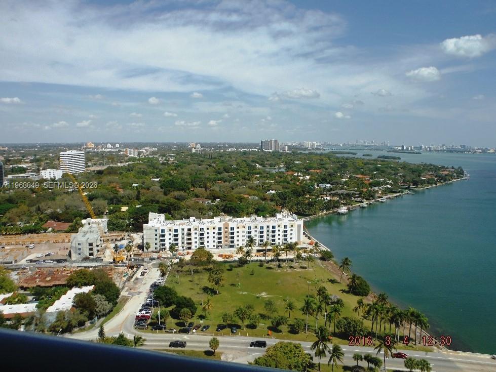 BLUE CONDO - Residential