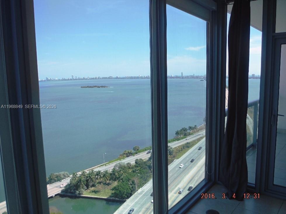 BLUE CONDO - Residential