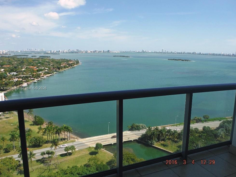 BLUE CONDO - Residential