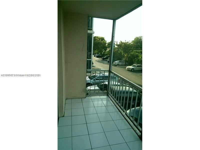 HARBOUR POINTE OF MIAMI C - Residential