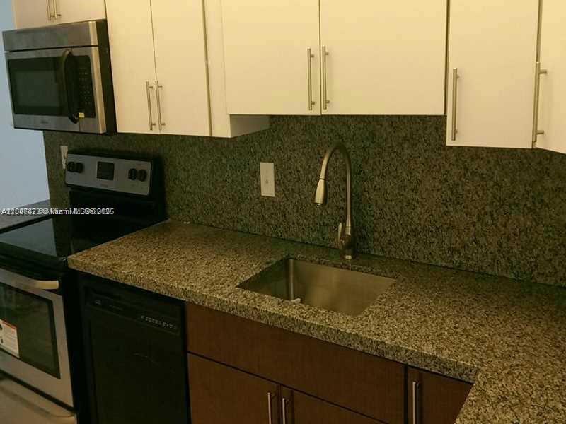 HARBOUR POINTE OF MIAMI C - Residential