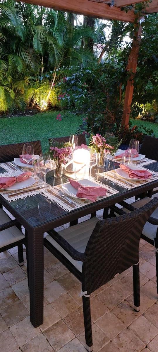 TAMIAMI PLACE PLAN NO 3 - Residential Lease