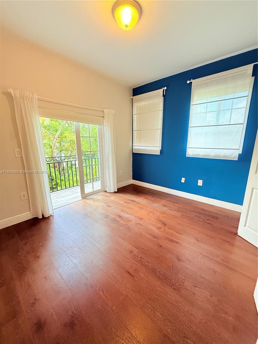 TAMIAMI PLACE PLAN NO 3 - Residential Lease