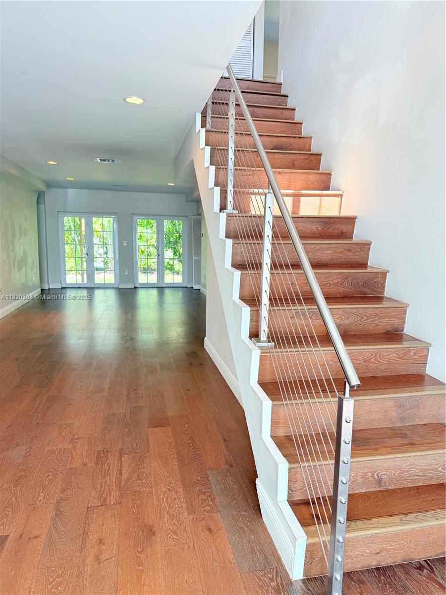 TAMIAMI PLACE PLAN NO 3 - Residential Lease