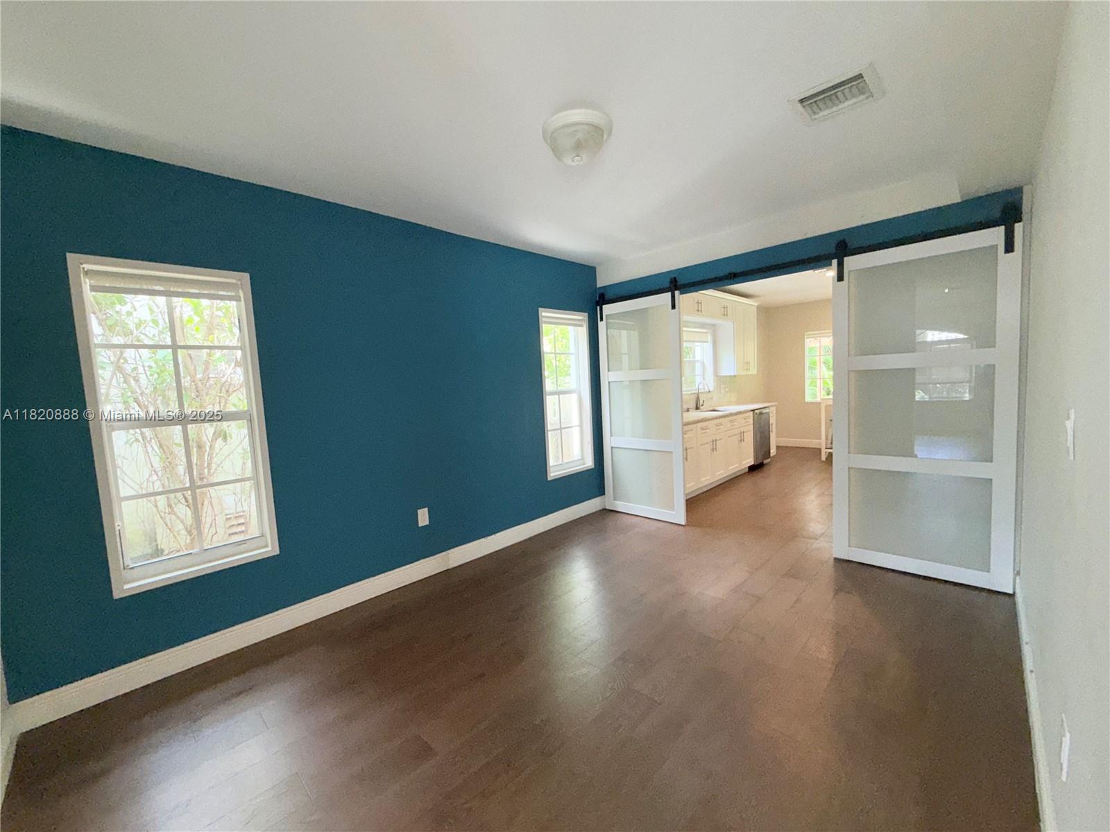 TAMIAMI PLACE PLAN NO 3 - Residential Lease