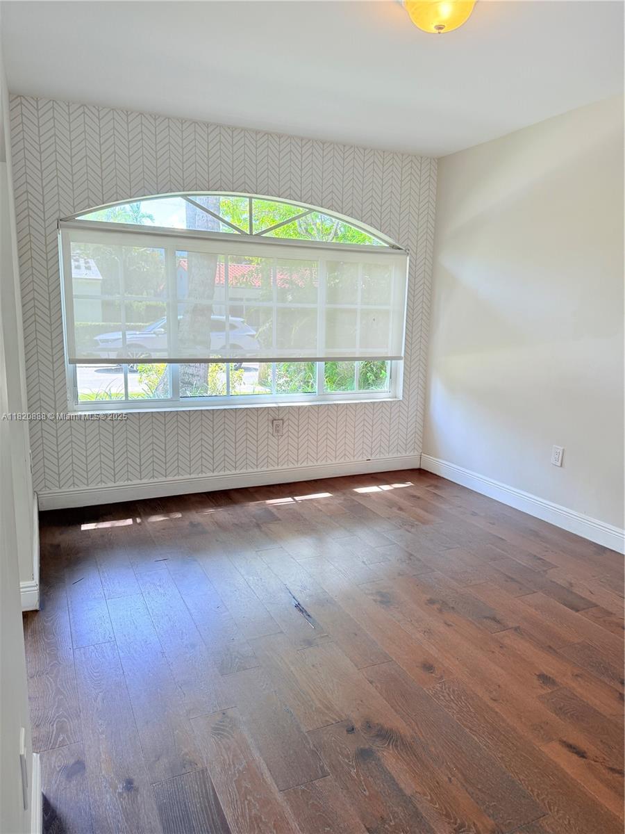 TAMIAMI PLACE PLAN NO 3 - Residential Lease