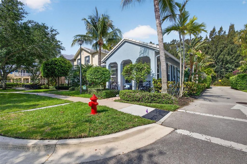 Photo of 184 W Bay Cedar Cir, Jupiter, FL 33458 (MLS # A12001137)