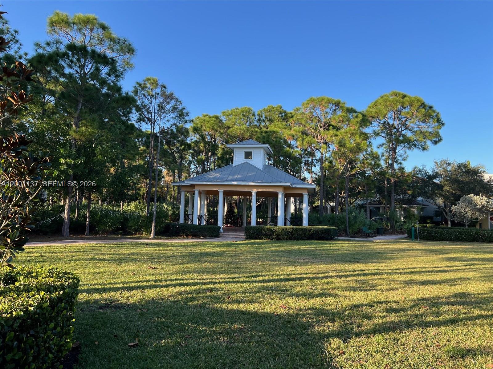 BOTANICA - Residential Lease