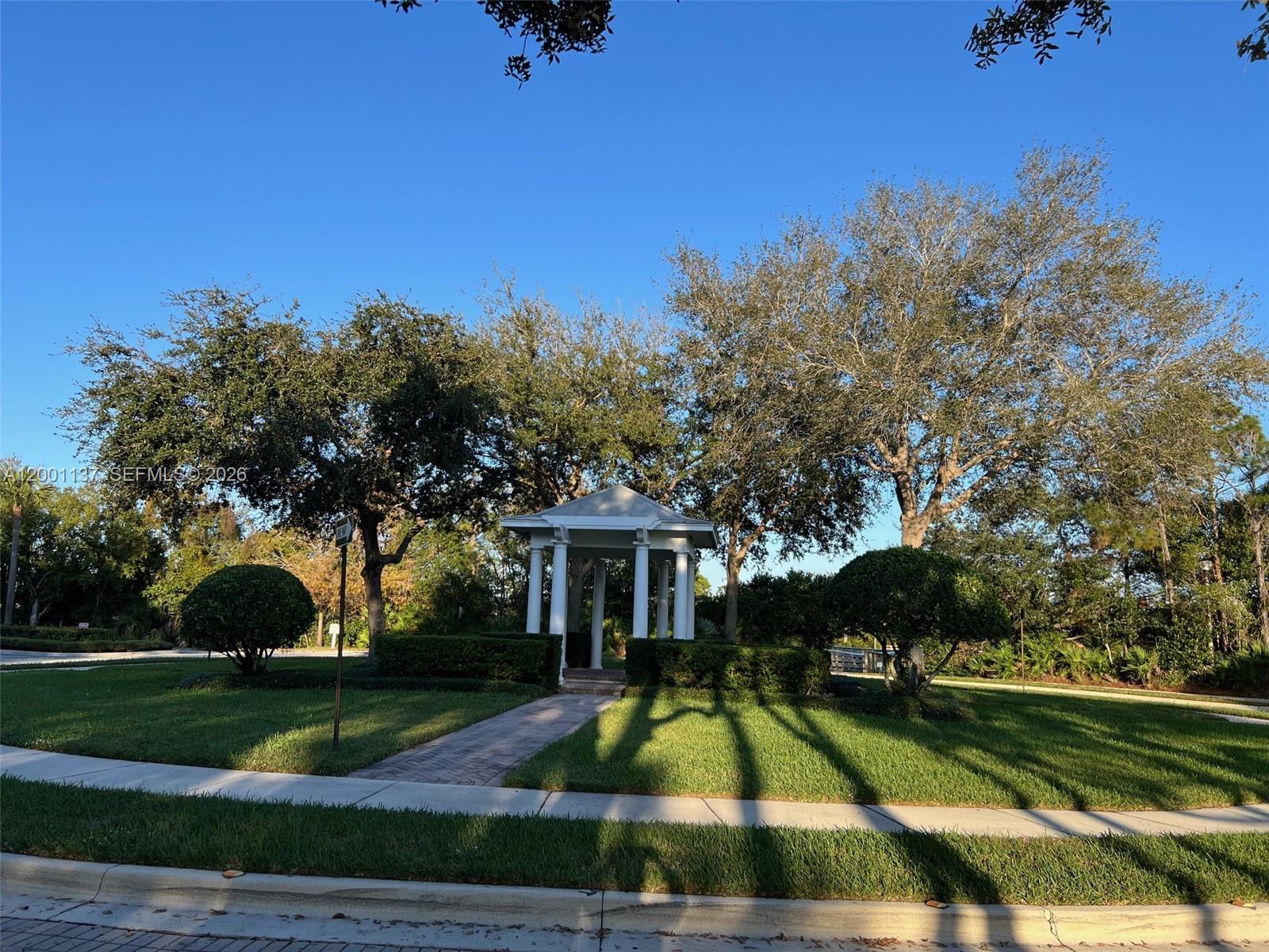 BOTANICA - Residential Lease