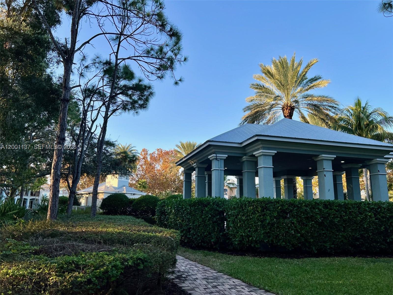 BOTANICA - Residential Lease