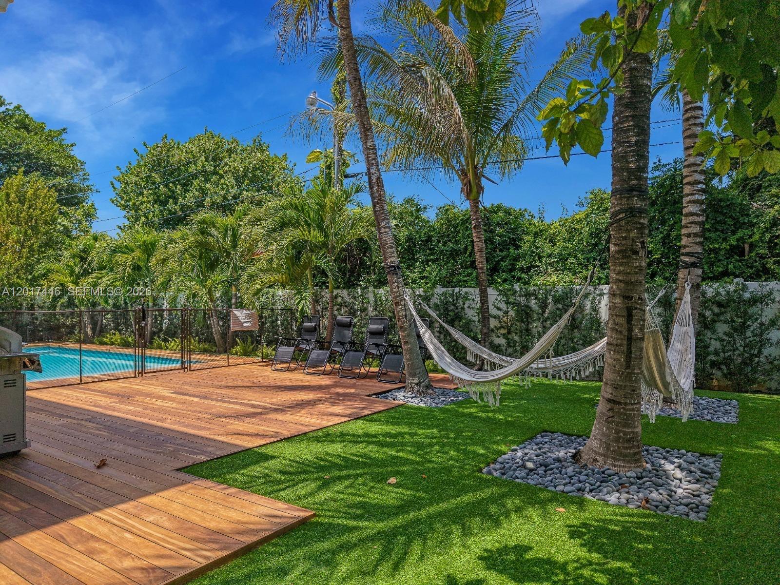 MANANA - Residential