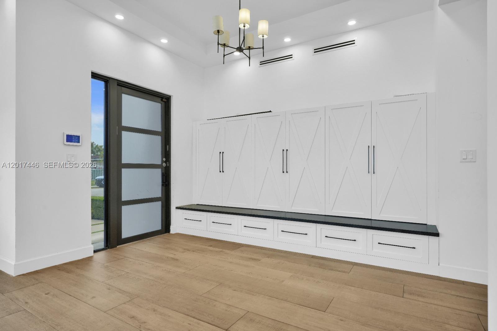 MANANA - Residential