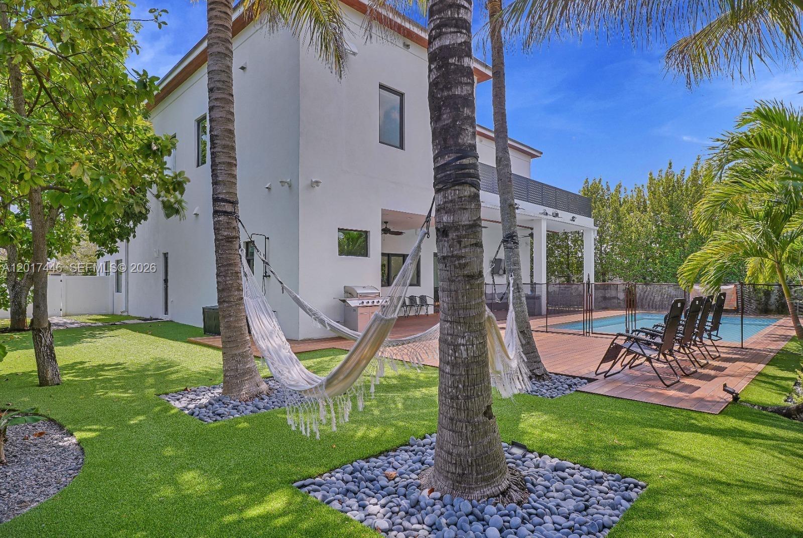 MANANA - Residential