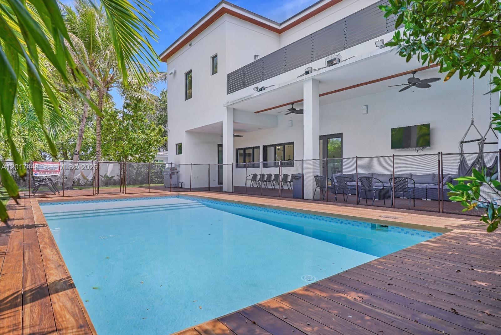 MANANA - Residential