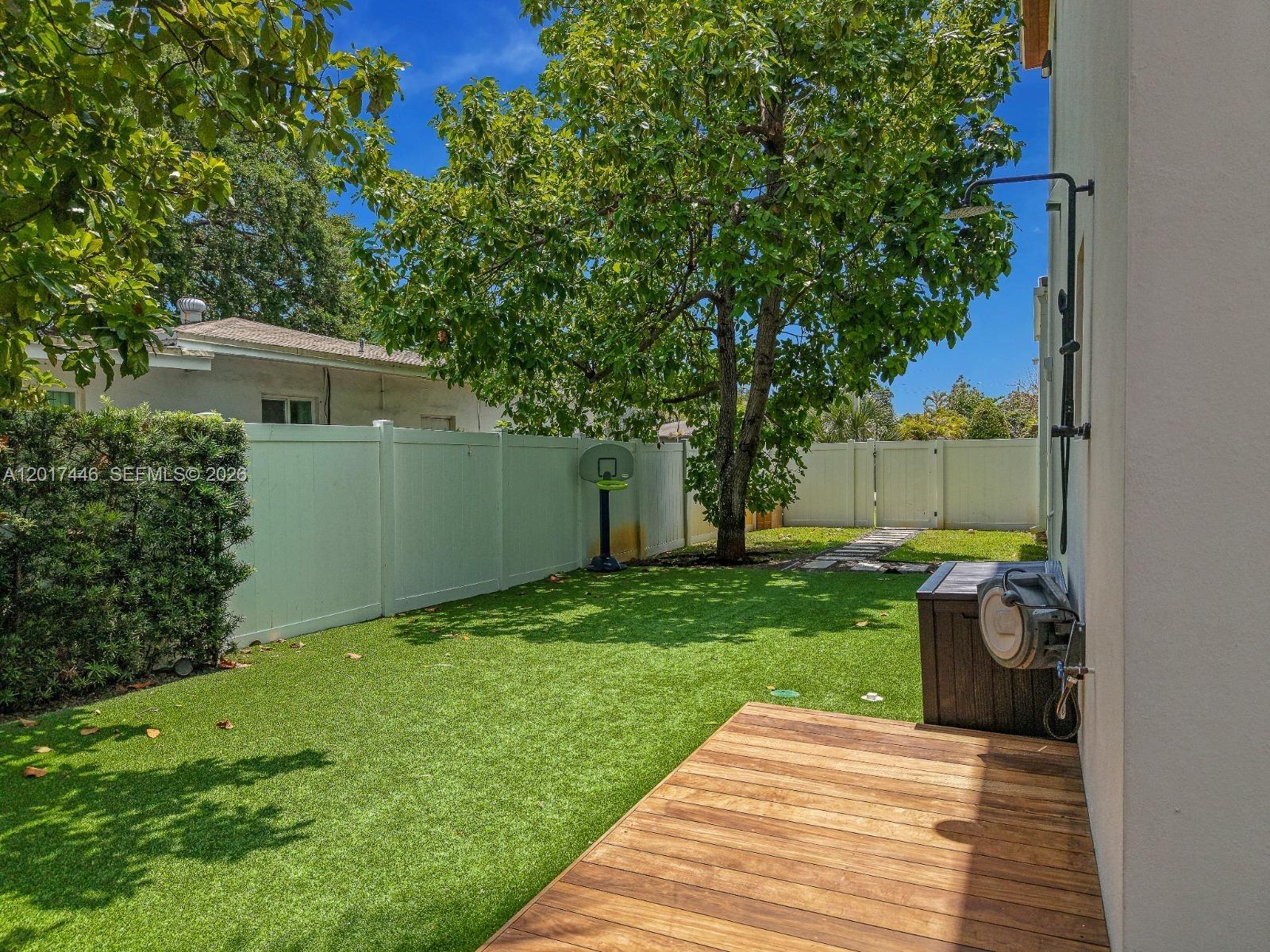 MANANA - Residential