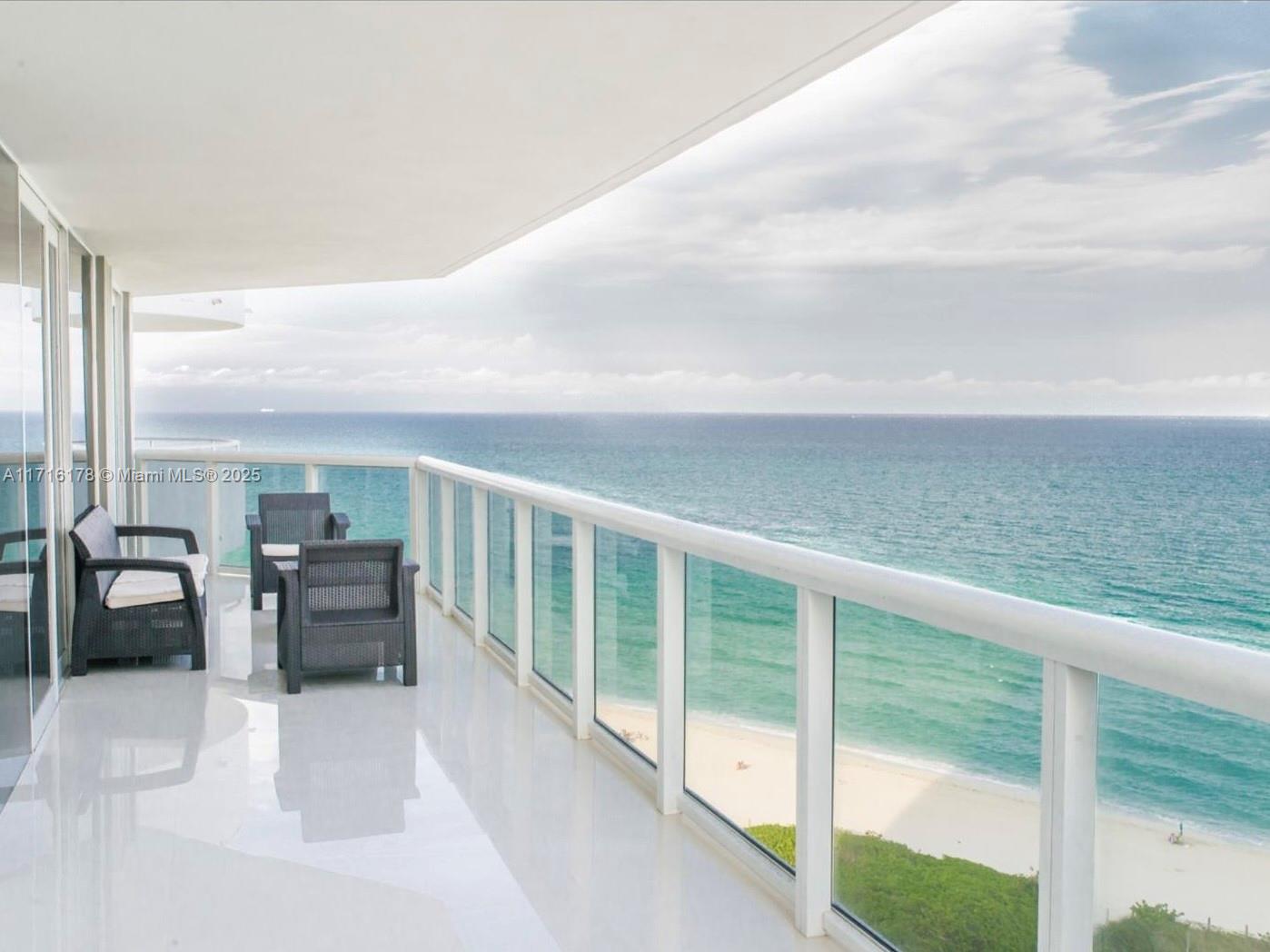 6301 Collins Ave 1402