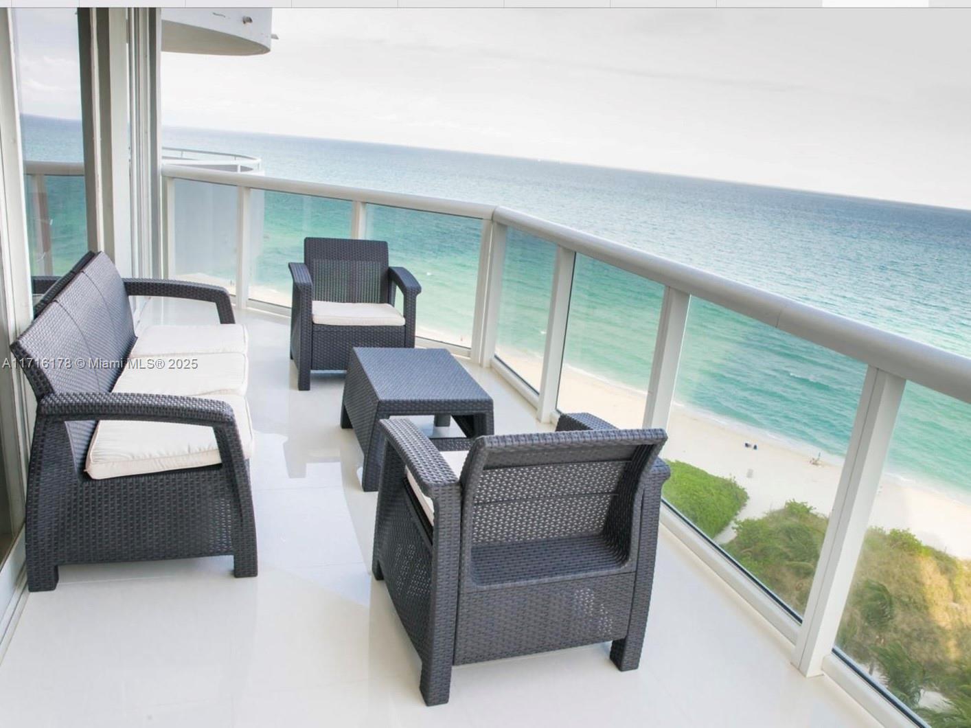 6301 Collins Ave 1402