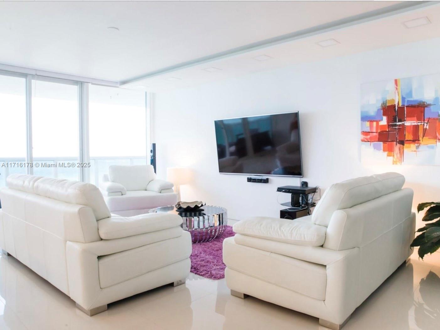 6301 Collins Ave 1402