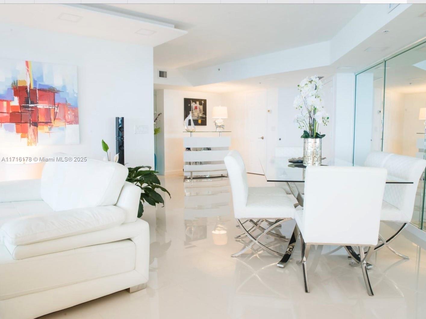 6301 Collins Ave 1402