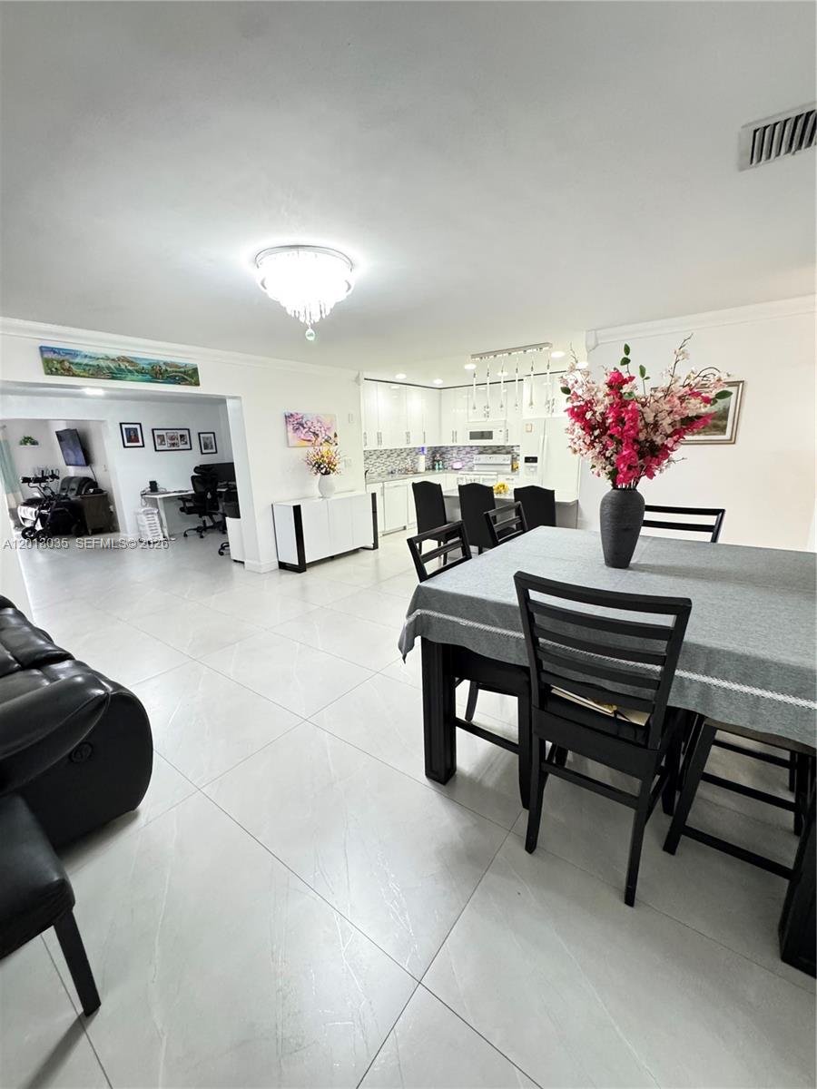7140 W 15th Ct