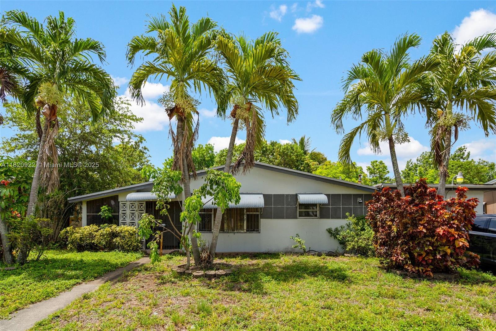 1110 Nw 183rd St, Miami Gardens, Broward County, Florida - 4 Bedrooms  
2 Bathrooms - 