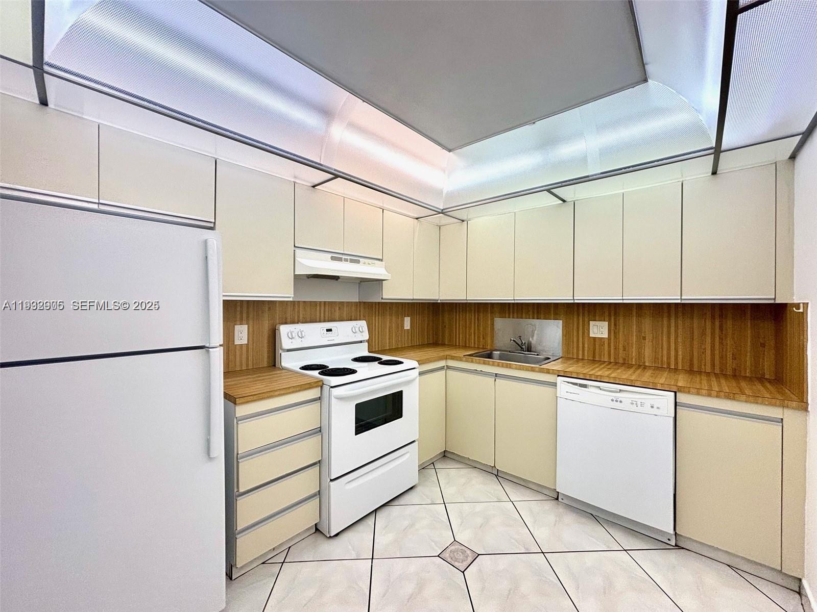 OLYMPUS CONDO PHASE - Residential Lease