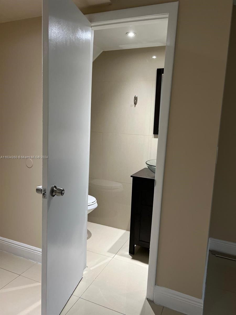 EL PARAISO AT HIALEAH CON - Residential Lease