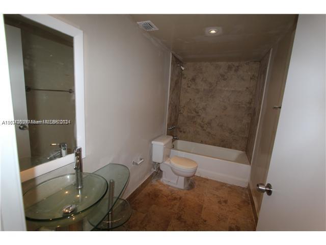 EL PARAISO AT HIALEAH CON - Residential Lease