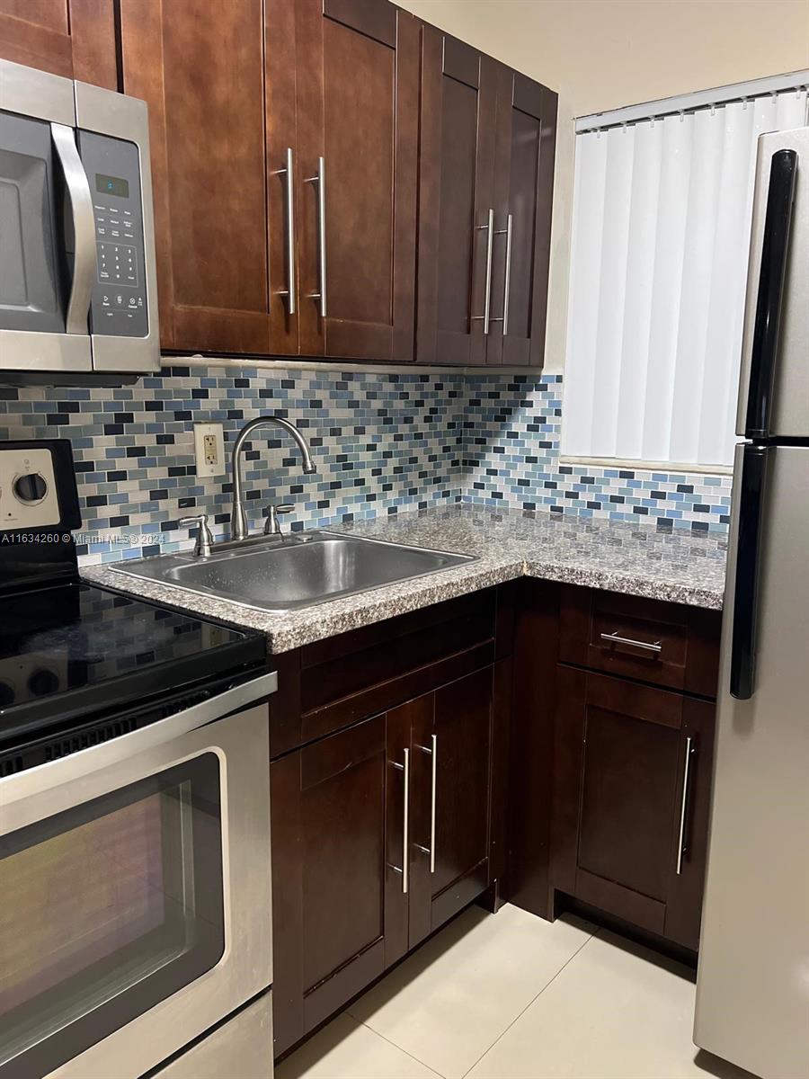 EL PARAISO AT HIALEAH CON - Residential Lease