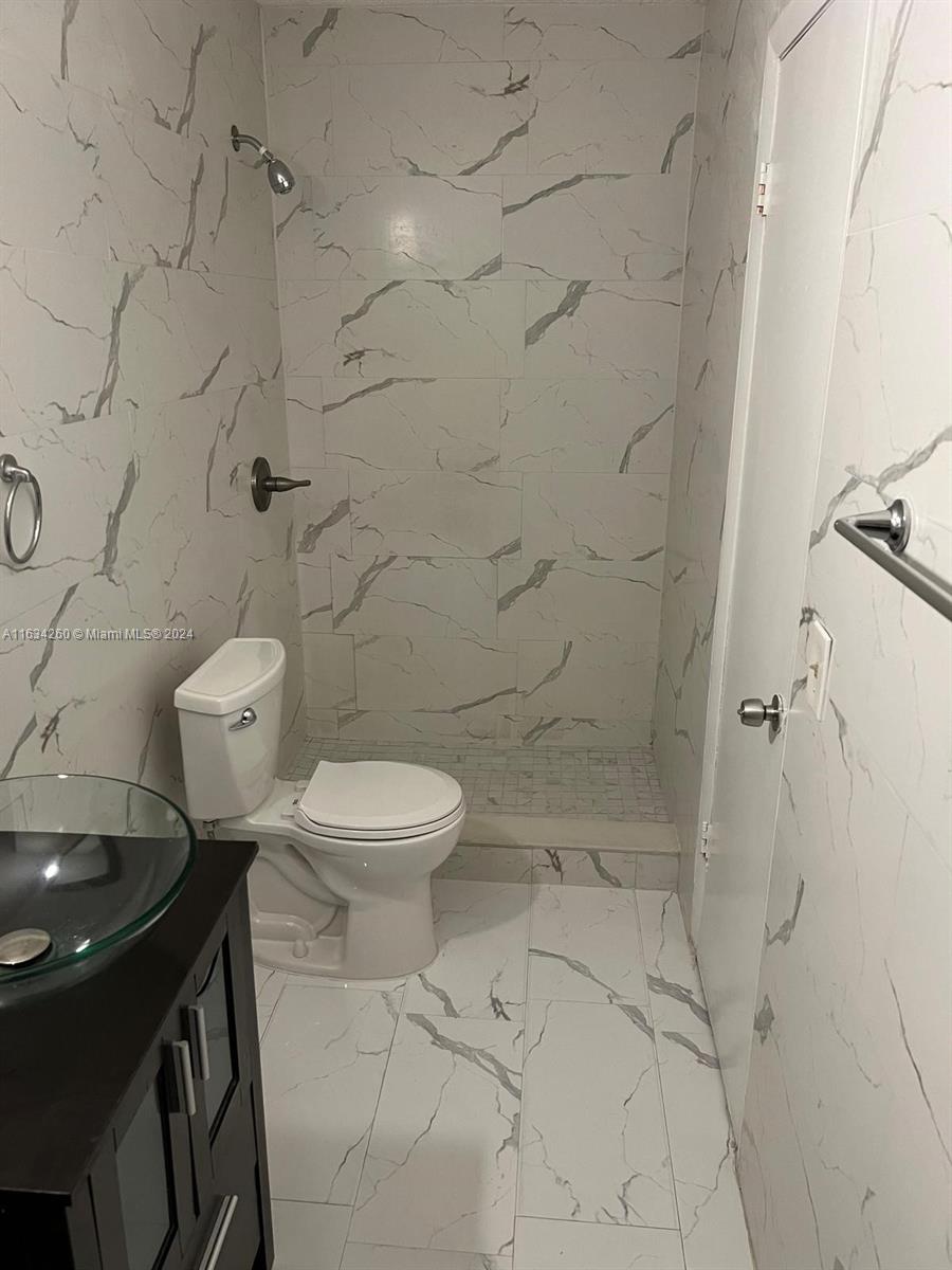 EL PARAISO AT HIALEAH CON - Residential Lease