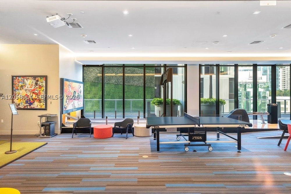 1010 Brickell Ave 1810