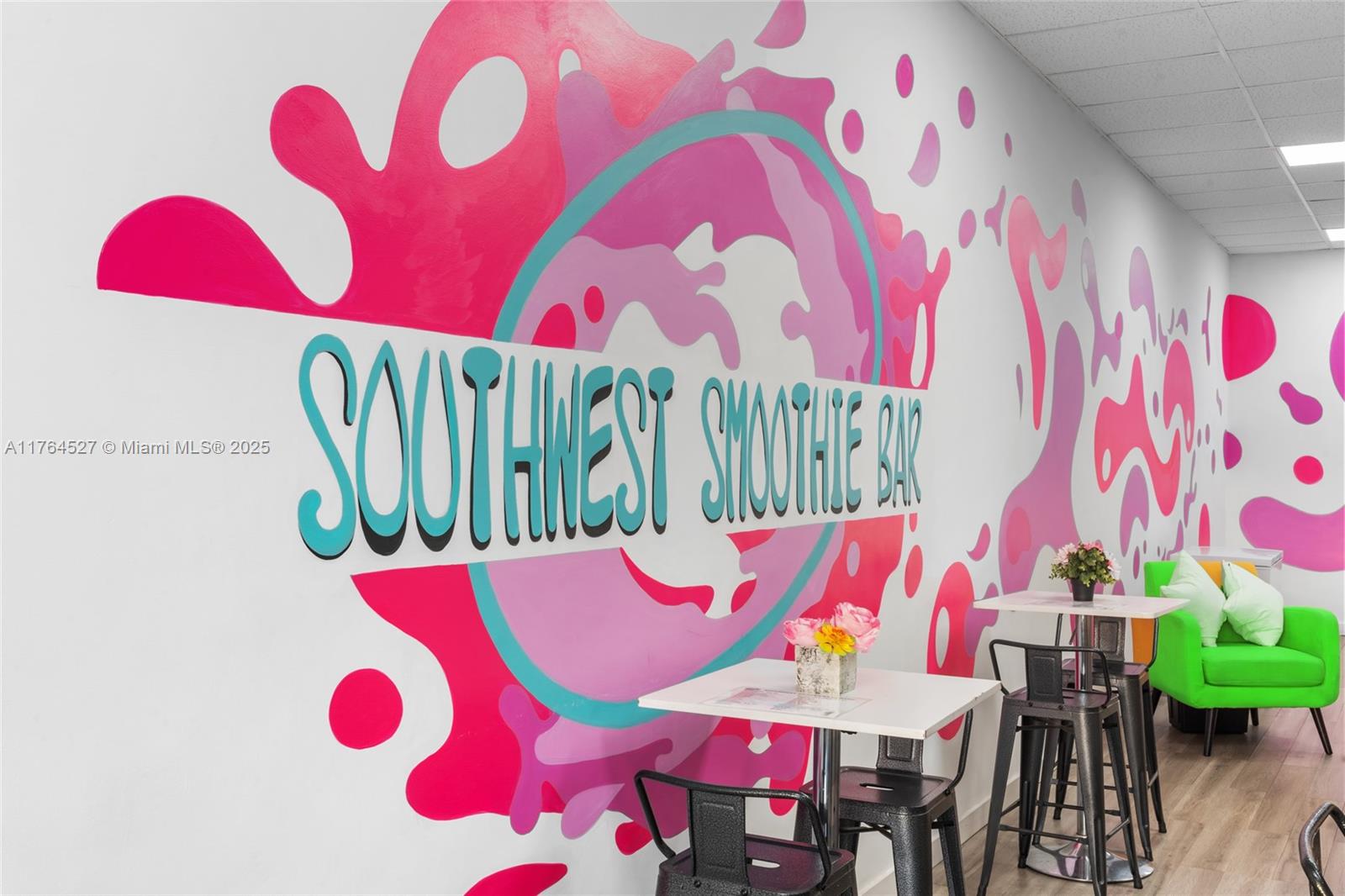 Southwest Smoothie Bar is now on the market! A prime investment with strong returns in an unbeatable location at the corner of Sunset Drive and Galloway Rd (87th Ave). This fully equipped smoothie and juice bar boasts a loyal local customer base while attracting new visitors daily. Offering pressed juices, açaà bowls, custom smoothies, and a hot and cold coffee bar paired with made-to-order mini protein donuts, it’s a go-to spot for health-conscious customers. A profitable and easy-to-run business—perfect for an owner-operator or an investor seeking a U.S. visa opportunity. Contact the agent for financial details and to schedule a showing.