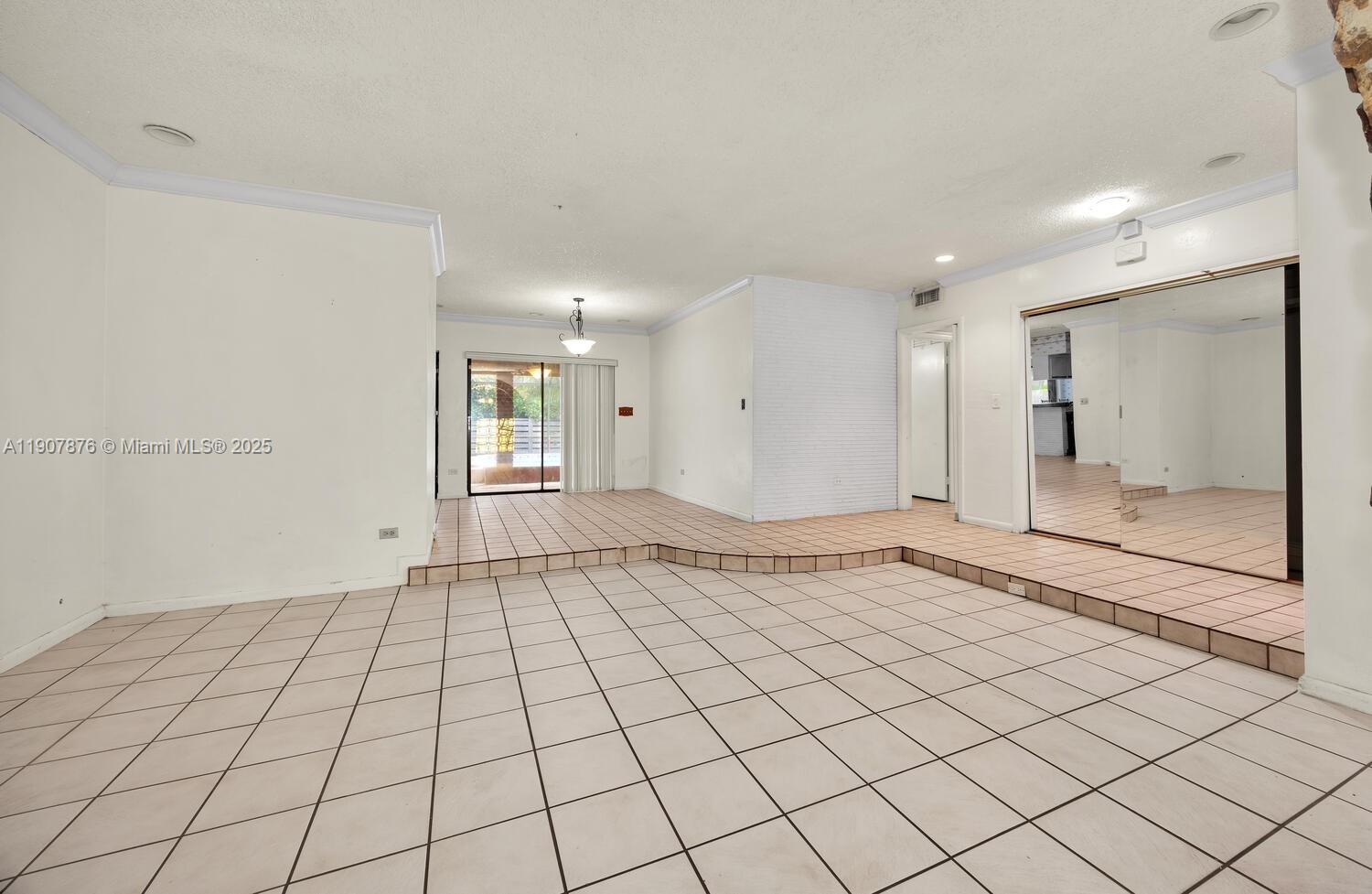 CORAL PK EST SEC 6 - Residential