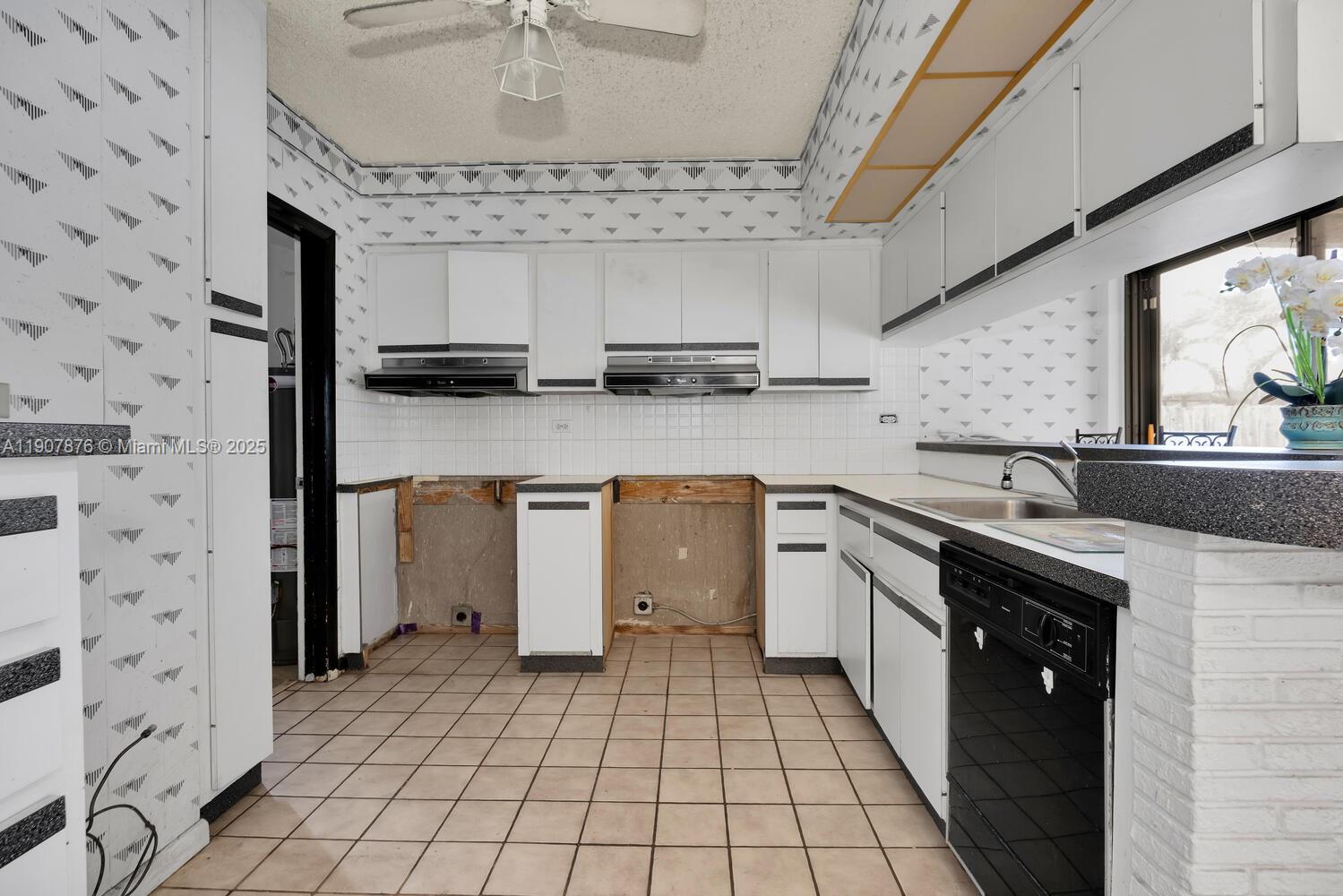 CORAL PK EST SEC 6 - Residential