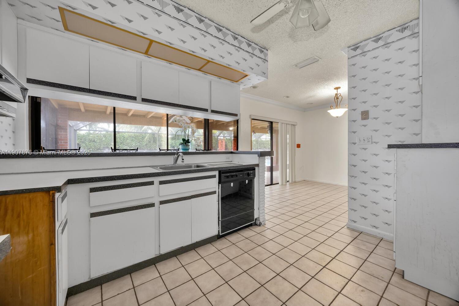 CORAL PK EST SEC 6 - Residential