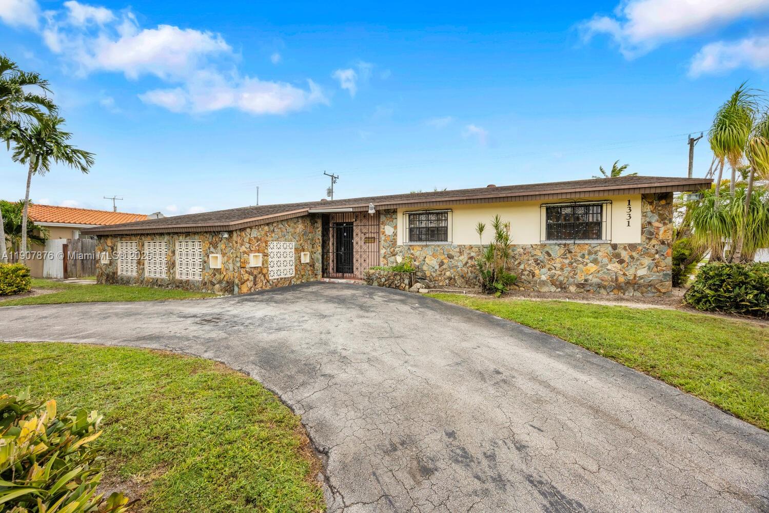 CORAL PK EST SEC 6 - Residential