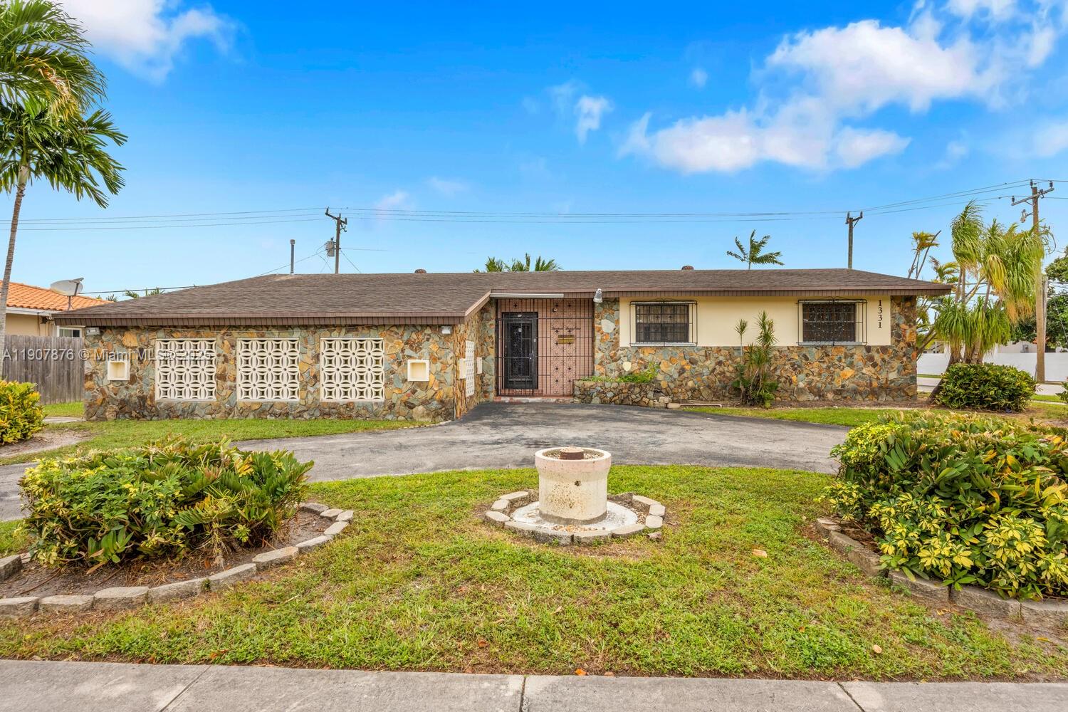 CORAL PK EST SEC 6 - Residential