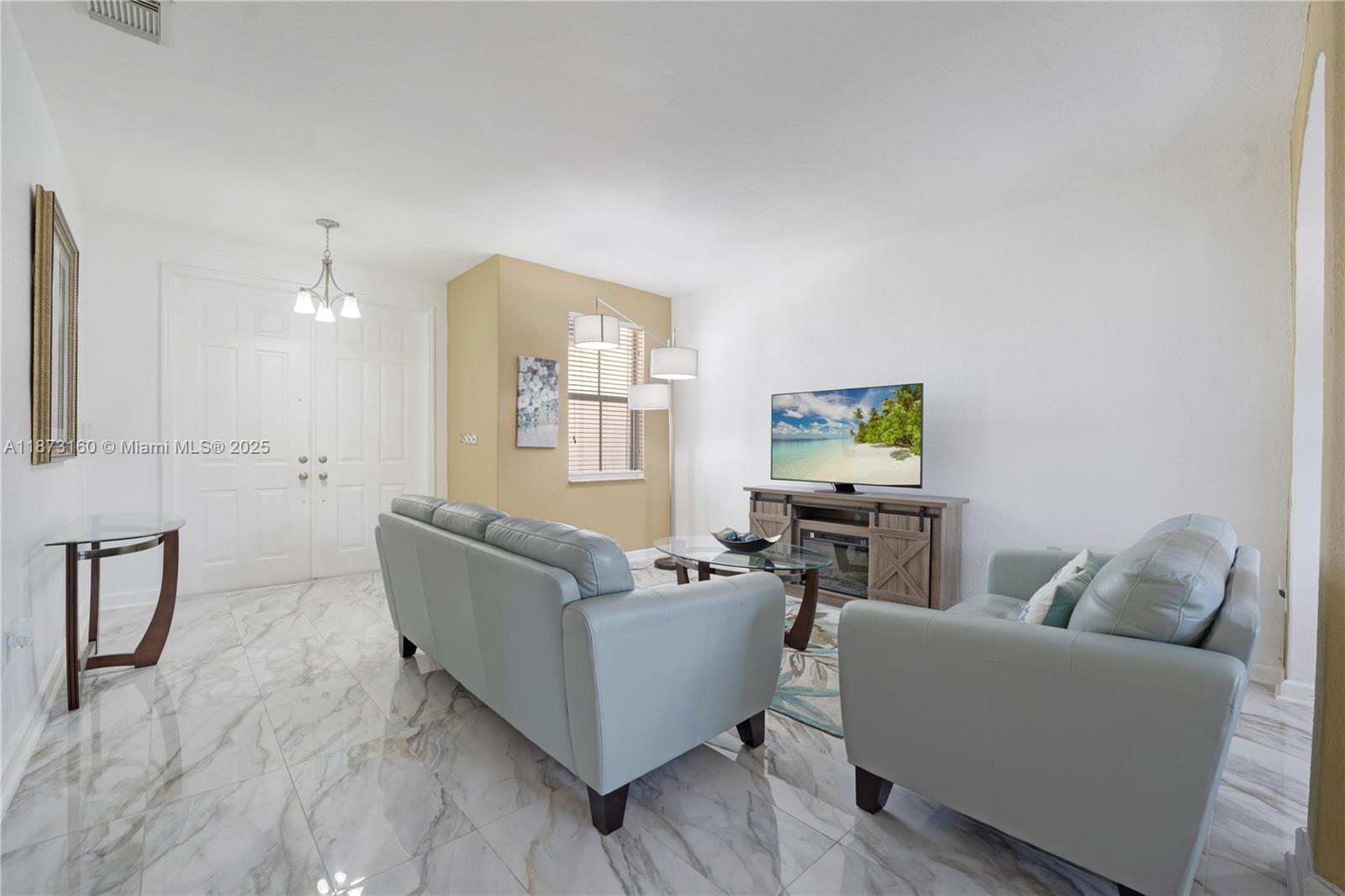 DORAL ISLES NORTH SEC ONE - Residential
