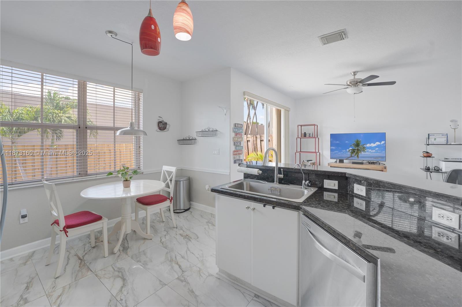 DORAL ISLES NORTH SEC ONE - Residential