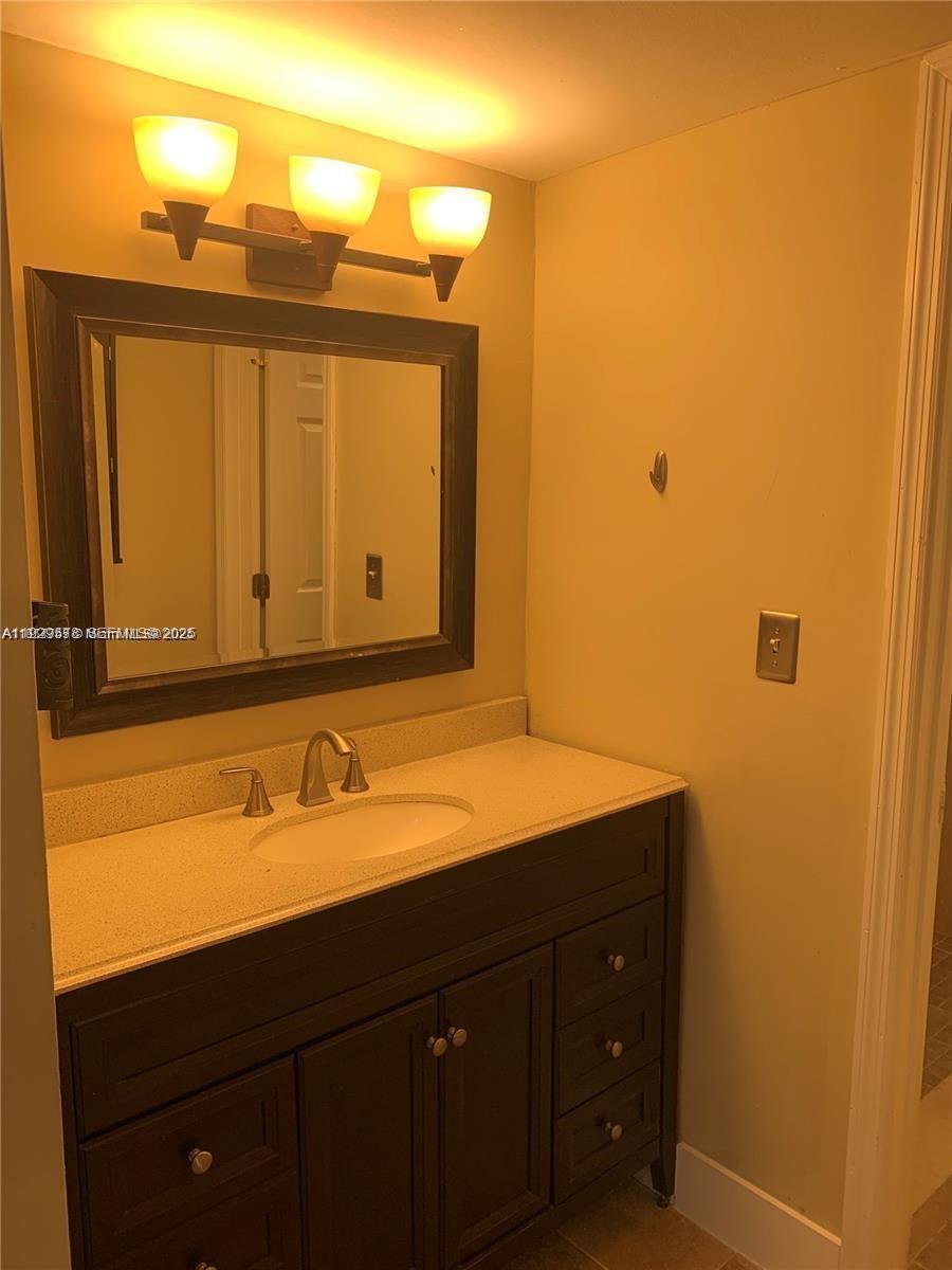 WELLEBY TOWNHOME 1 CONDO - Residential Lease