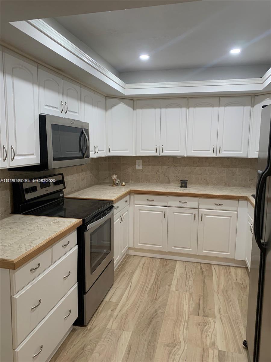 WELLEBY TOWNHOME 1 CONDO - Residential Lease