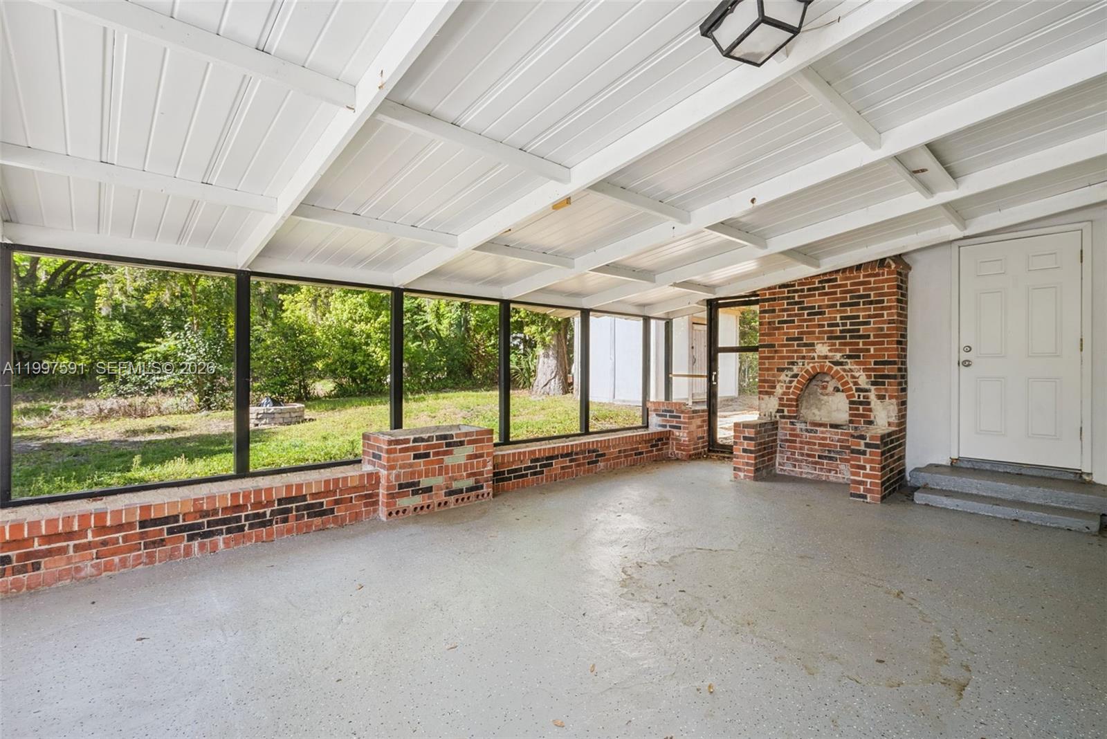 BALLARDS IN BLK 08 HOWRYS - Residential