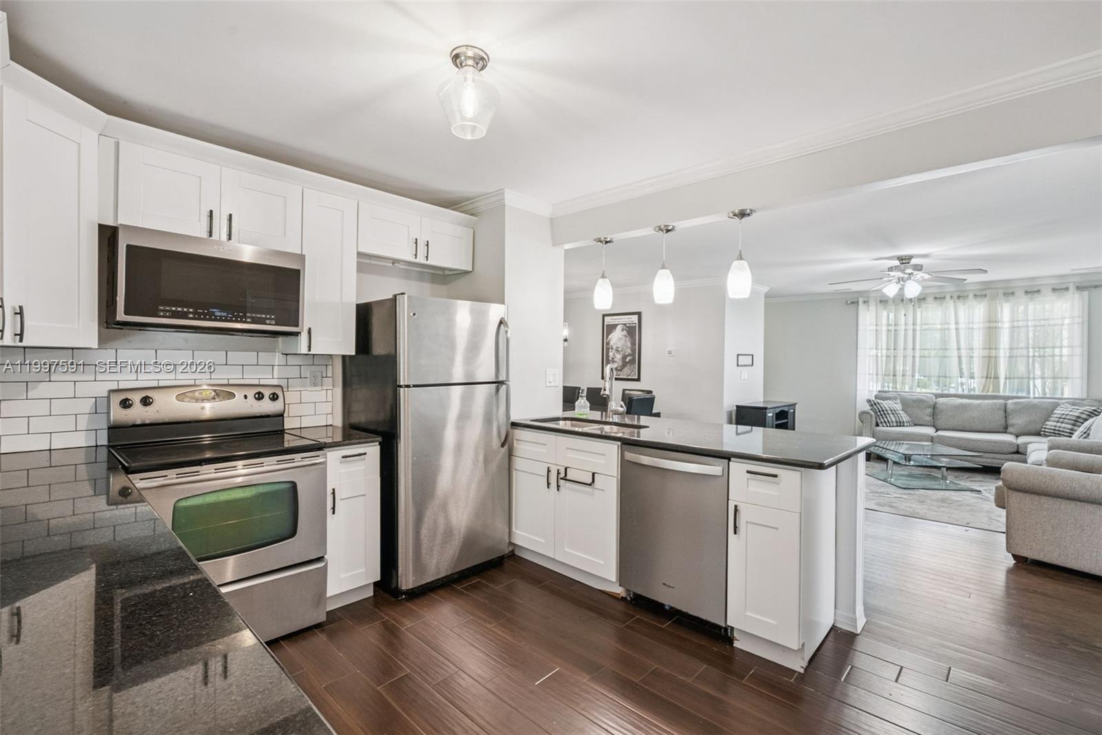 BALLARDS IN BLK 08 HOWRYS - Residential