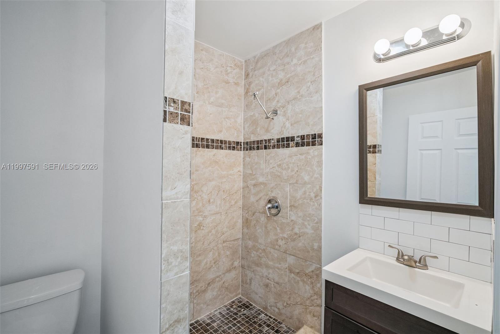 BALLARDS IN BLK 08 HOWRYS - Residential